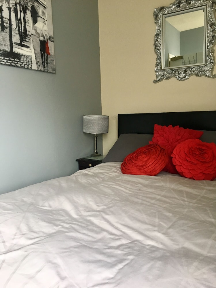 Economy Double Room, 1 Double Bed, Shared Bathroom photo 1