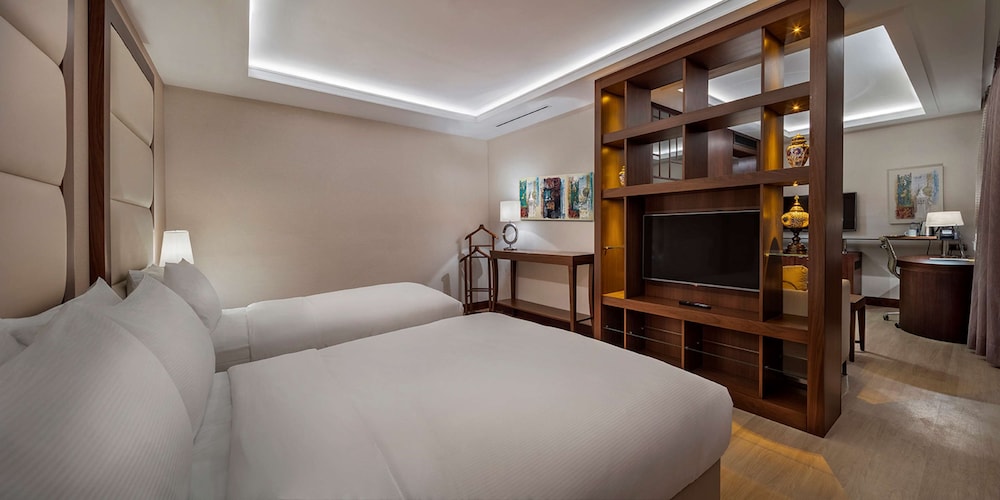 Junior Suite, 2 Twin Beds, Non Smoking