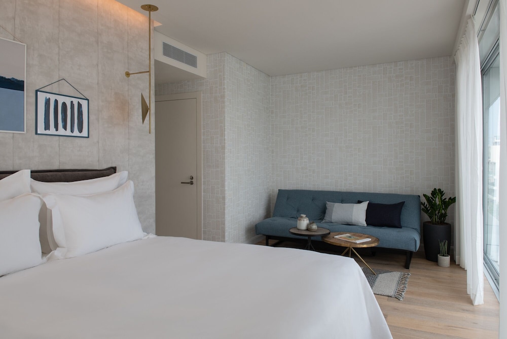 Deluxe Triple Room, Balcony