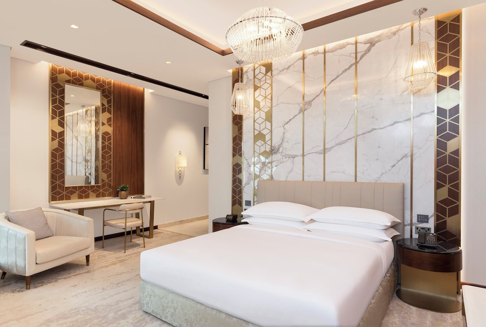Deluxe Room, 1 King Bed, Smoking photo 2
