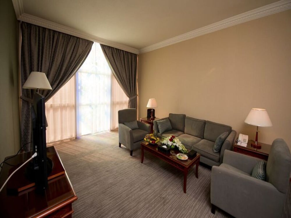 Senior Suite, 1 Bedroom, City View - Photo 5
