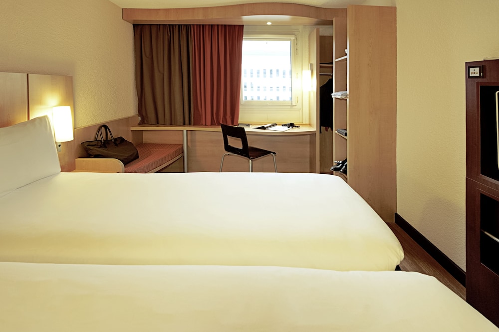 Standard Room, 2 Twin Beds - Photo 4