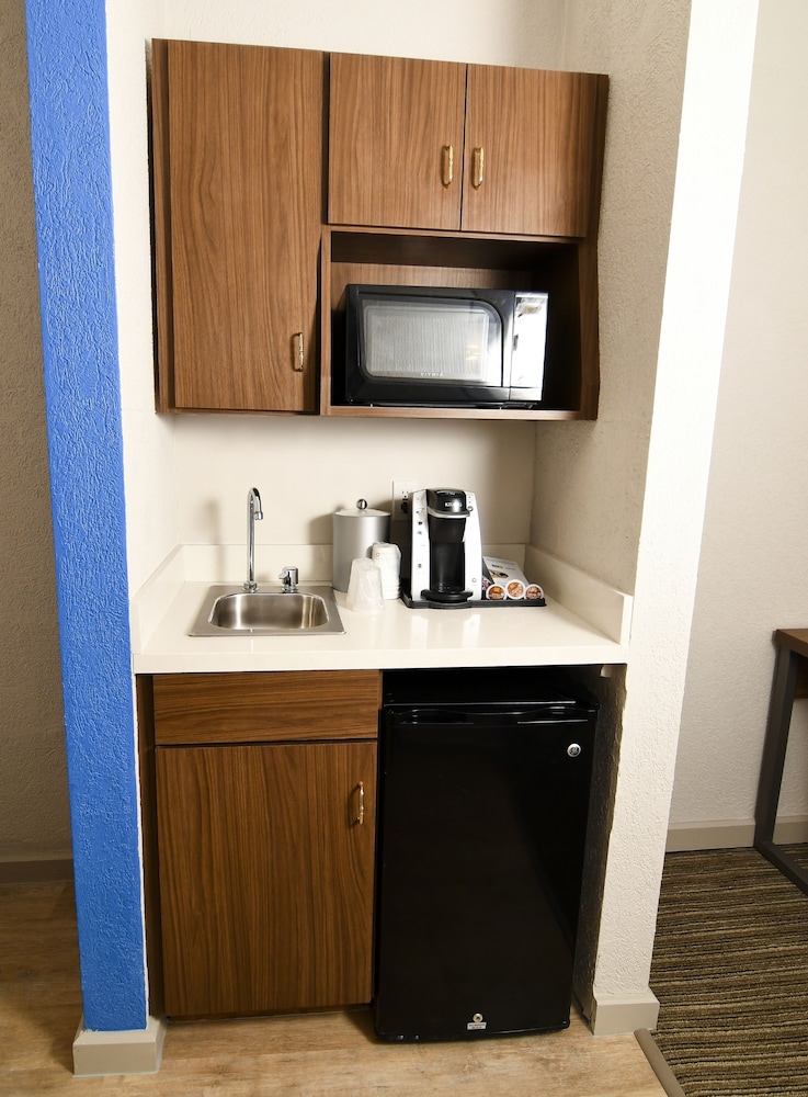 Suite, 2 Queen Beds (Feature) - Photo 1