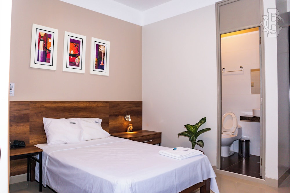 Exclusive Room, 1 Bedroom, Mobility Accessible, Ensuite photo 2