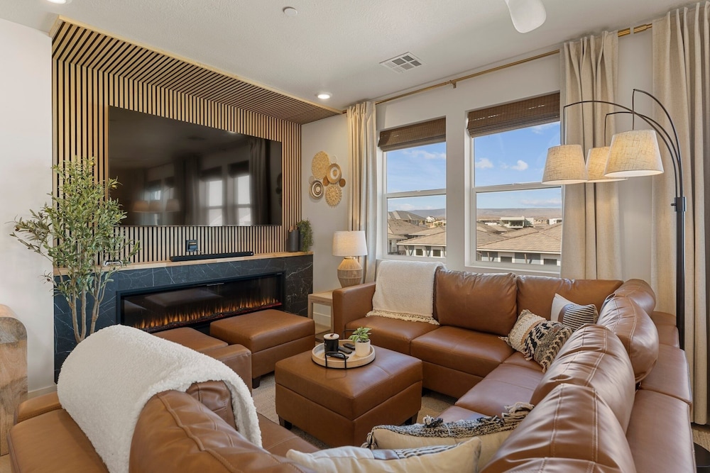 Condo, 3 Bedrooms