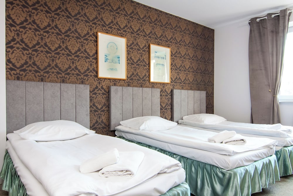 Classic Triple Room, Garden View
