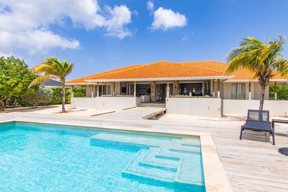 Villa photo 3