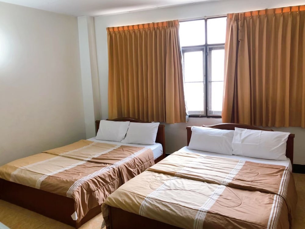 Standard 2 Double Beds