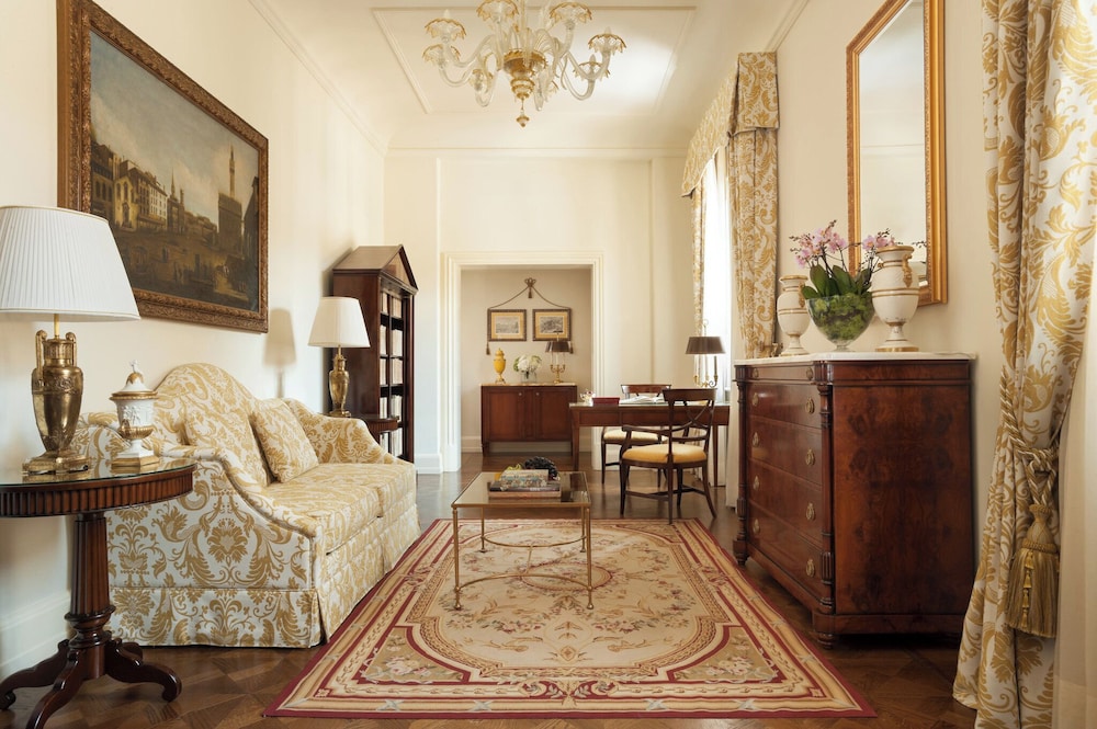 Deluxe Suite, 1 King Bed