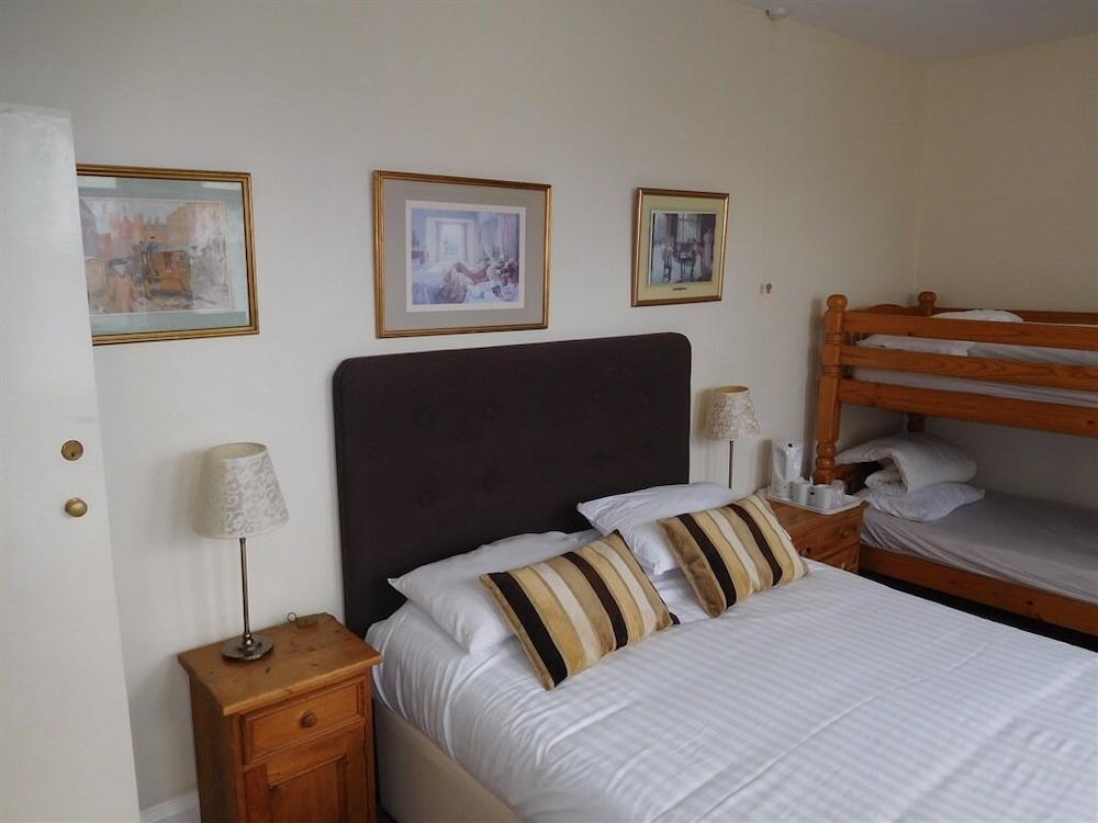 Superior Suite, Ensuite (2 Adults + 2 Children)