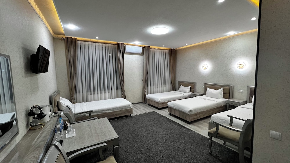Quadruple Room, Garden View