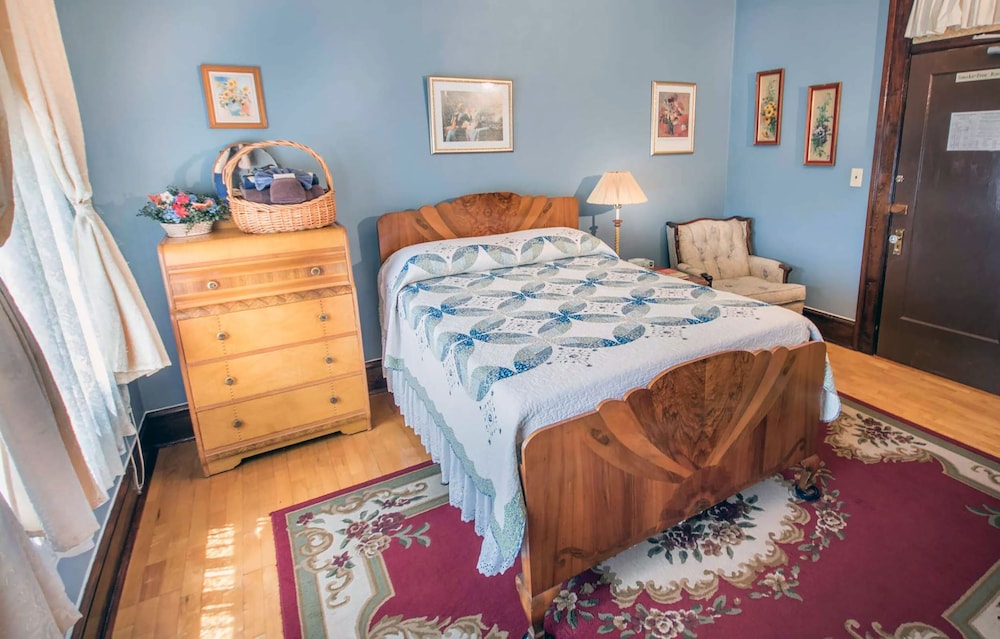 Double Room, (Two Bedroom Suite 220-222) photo 2