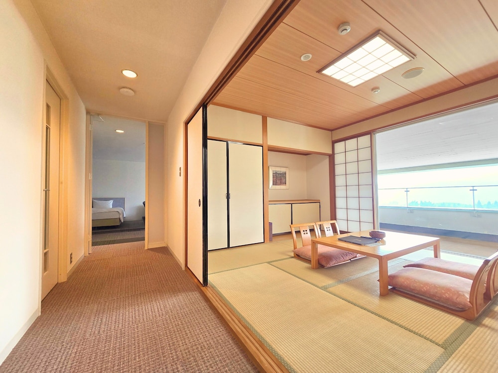 [Non Smoking] Japanese Western-Style Room (4F) 8 Tatami-mats photo 1