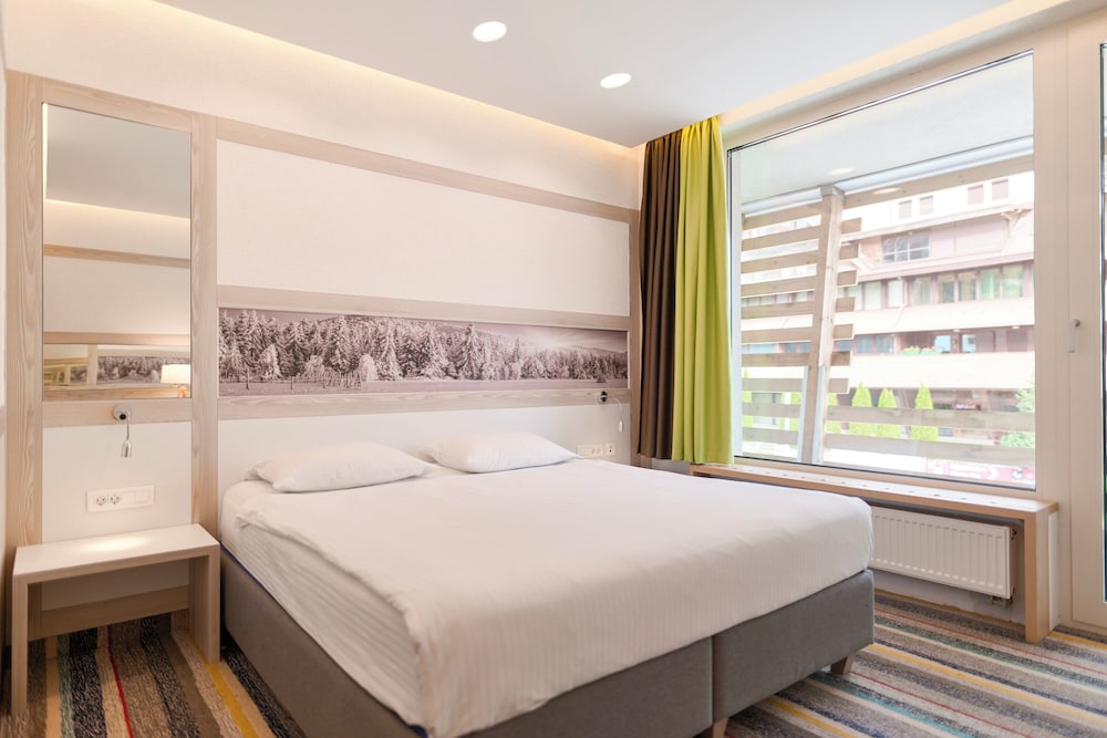 Deluxe Double or Twin Room with Balcony photo 1
