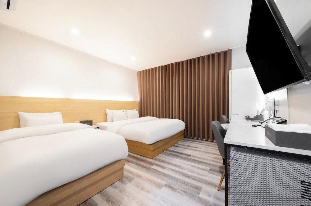 Deluxe Twin Room - Photo 1