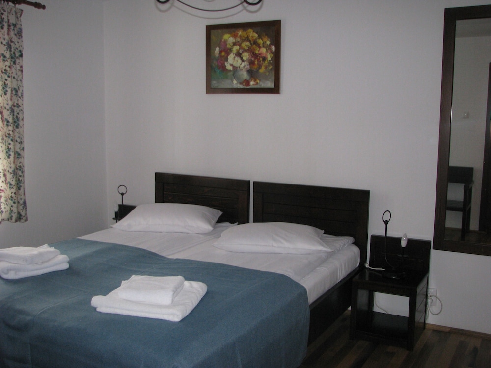 Basic Single Room photo 2