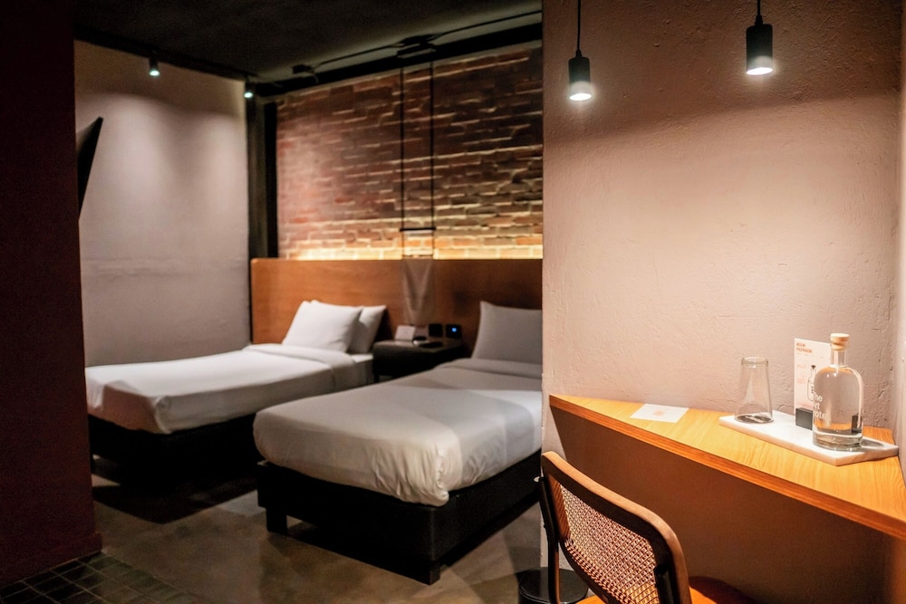 Twin Room - Photo 5