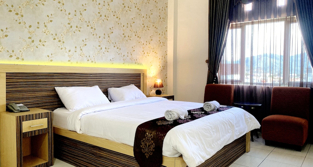 Junior Room, 1 King Bed