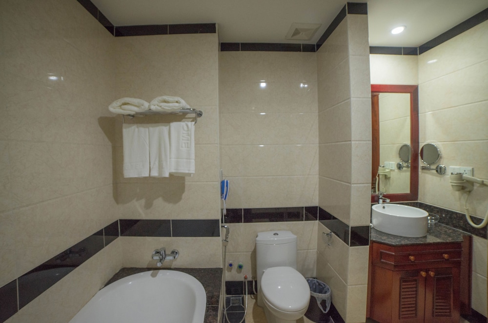 Junior Suite, 1 Double Bed, City View photo 2