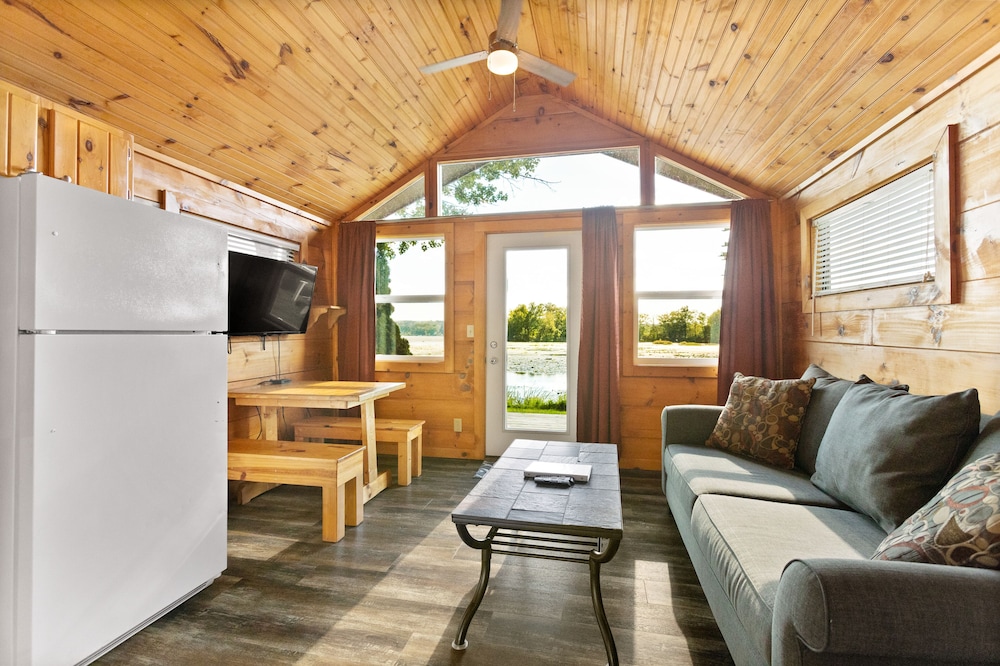 Premium Cabin, 1 Bedroom, Kitchen, Lake View photo 1