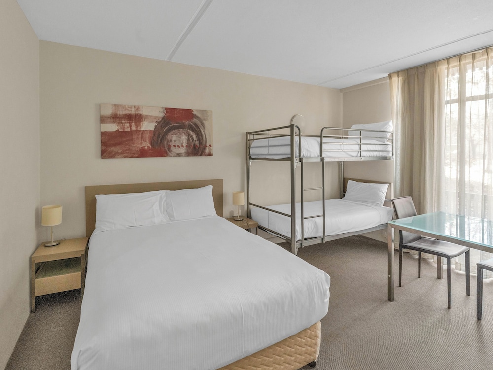 Large Family Room, Multiple Beds - Photo 2