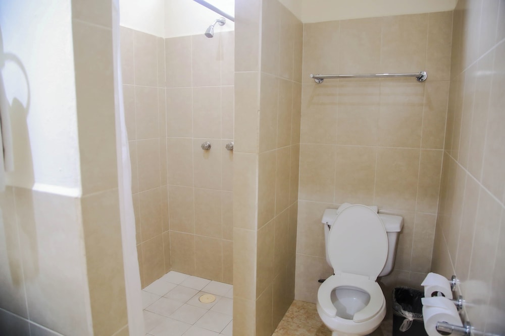 Comfort Double Room, 1 Queen Bed, Non Smoking, Private Bathroom photo 2
