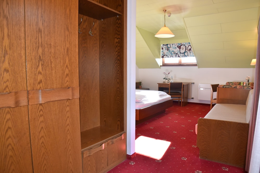 Deluxe Double Room, 1 Bedroom, Mountain View, Poolside