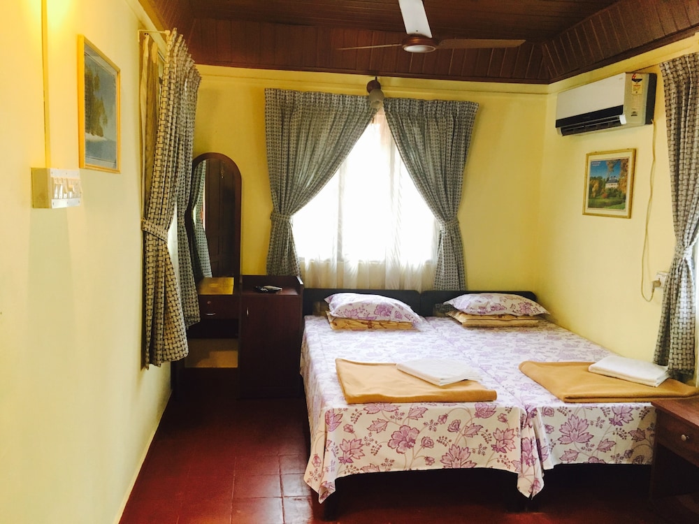 Deluxe Twin Room (A/C) photo 1