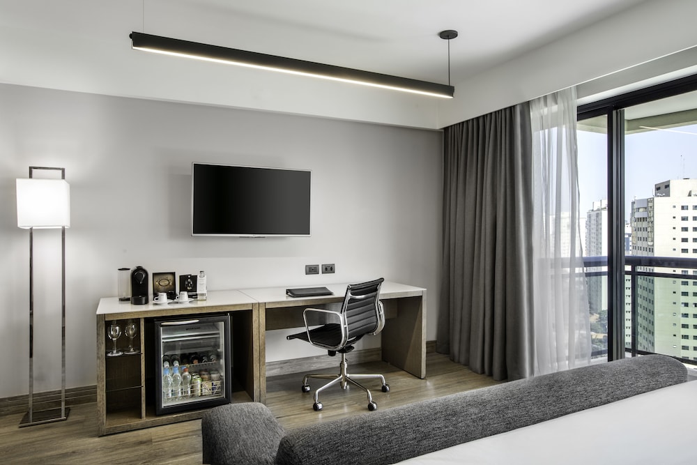 Premium Room, 1 Queen Bed (Grand Premium with balcony)