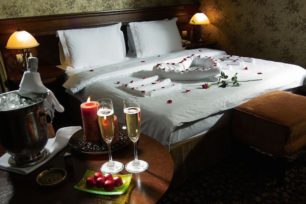 Deluxe Room, 1 Queen Bed, Non Smoking, Park View photo 1