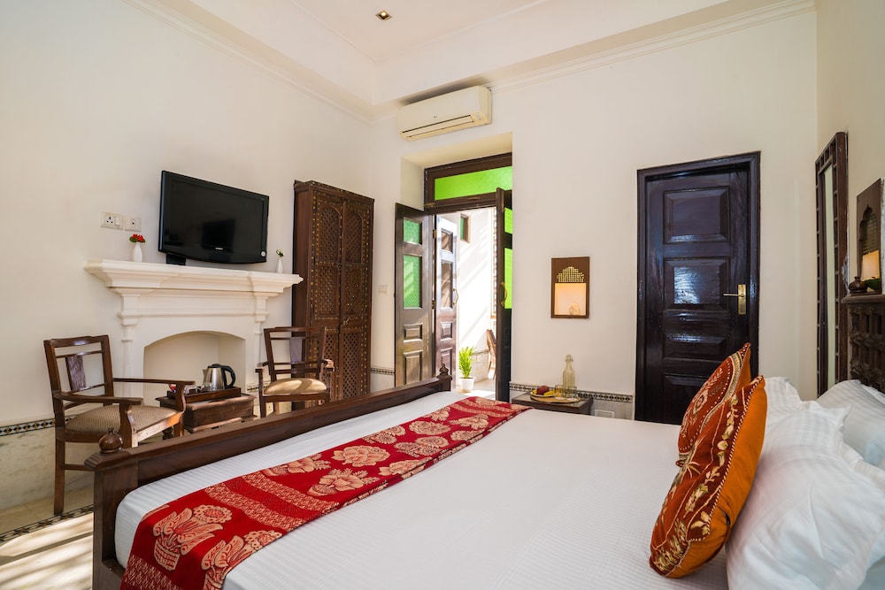 Signature Room - Photo 11