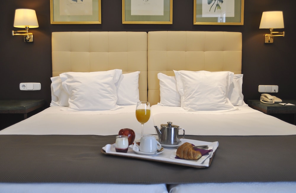 Double Room - Photo 9