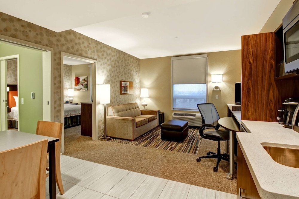 Suite, 1 King Bed with Sofa bed, Non Smoking