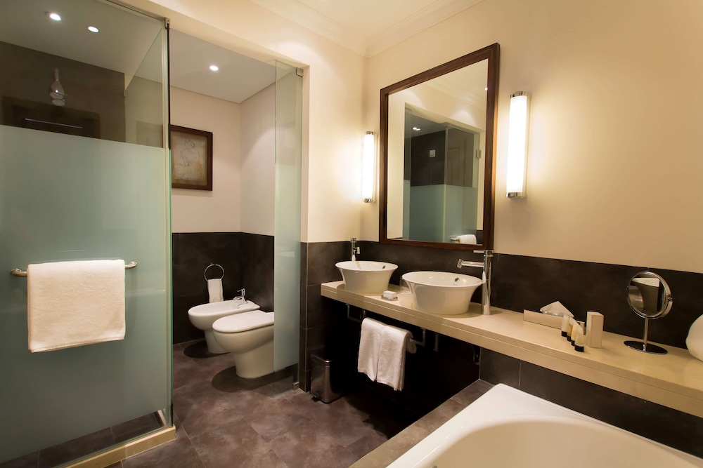 Premium Room, 1 King Bed, Golf View - Photo 11