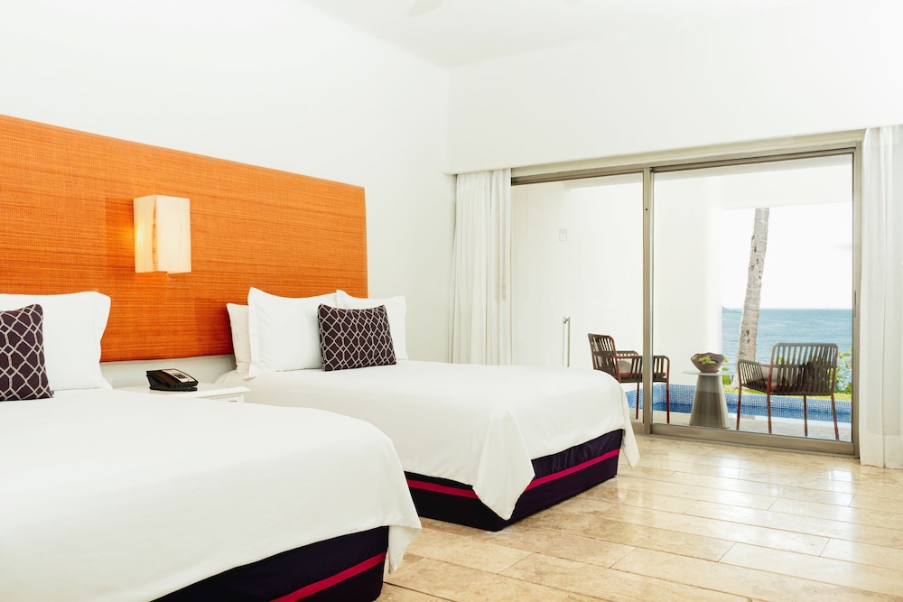 Camino Real Club two beds sea view
