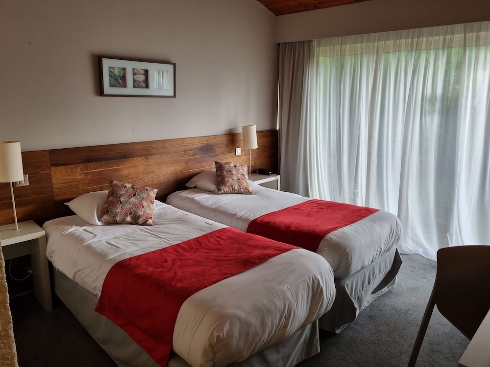 Standard Room, 2 Twin Beds - Photo 1