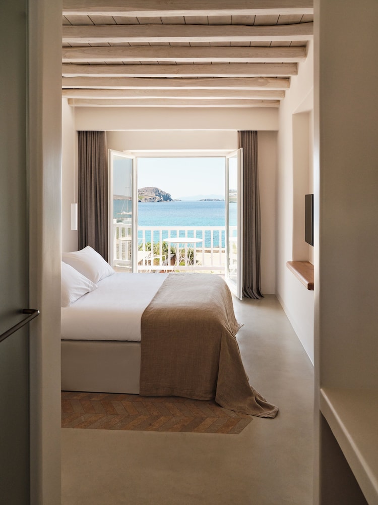 The Coast Beachfront Junior Suite photo 2
