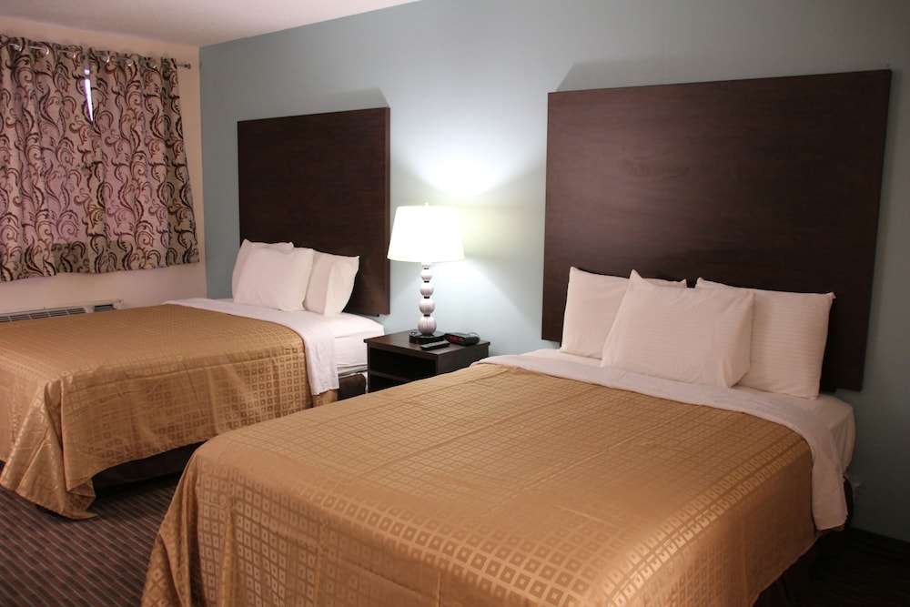 Standard Room, 2 Queen Beds - Photo 8