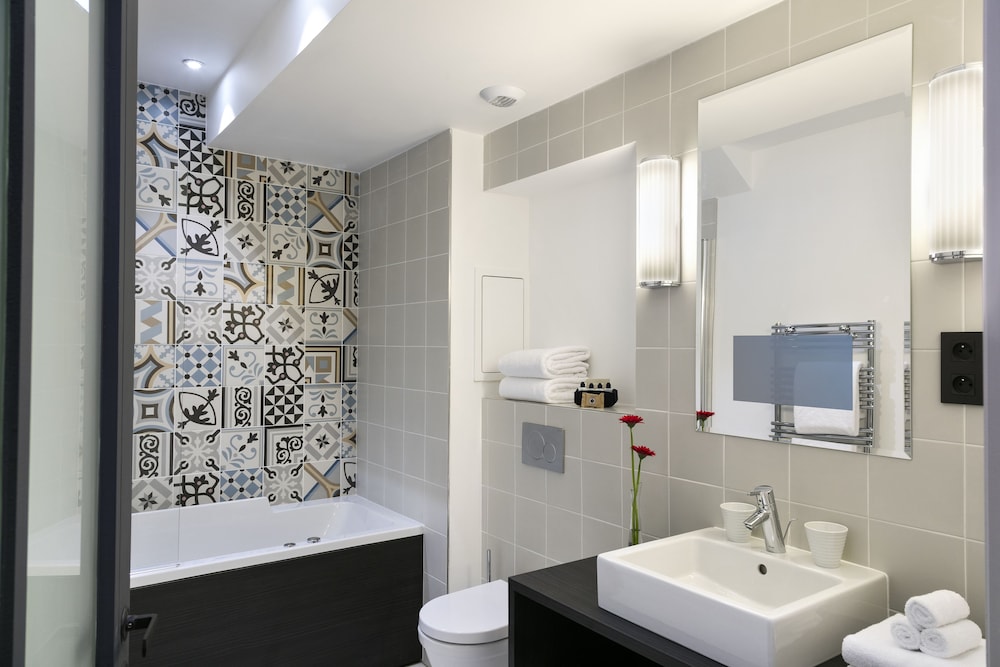 Superior Room thumbnail 6
