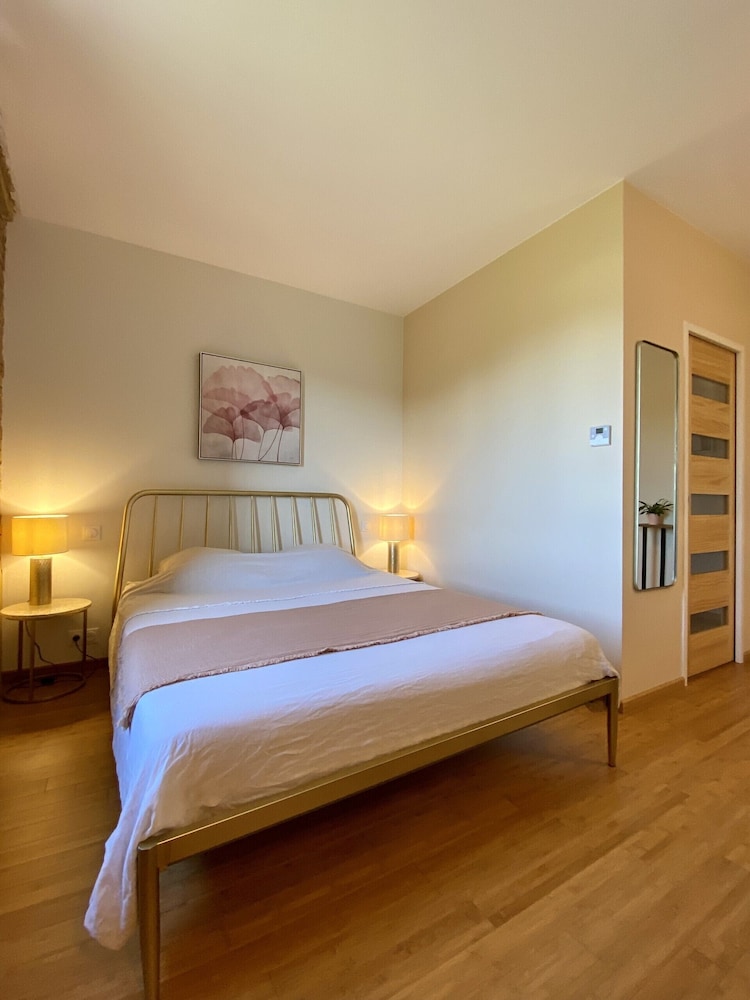 Classic Double Room, Private Bathroom, Garden View (Cosy)