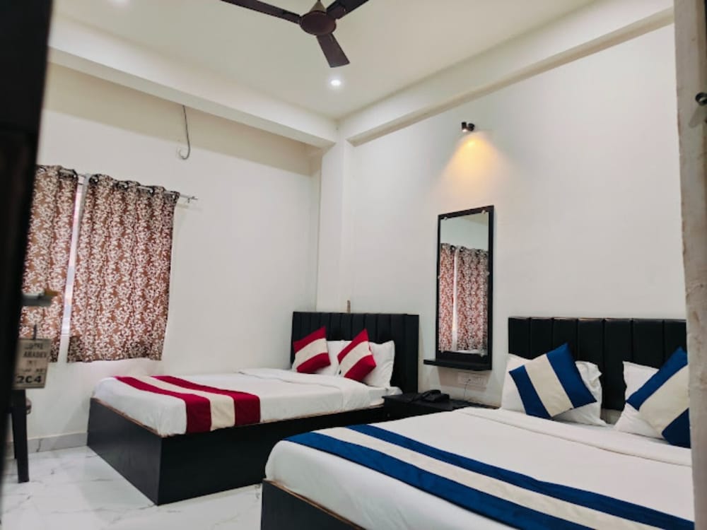 Deluxe Quadruple Room, City View