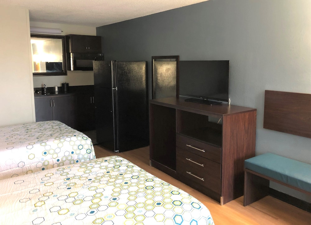 Standard Studio, 2 Double Beds, Accessible, Non Smoking photo 2