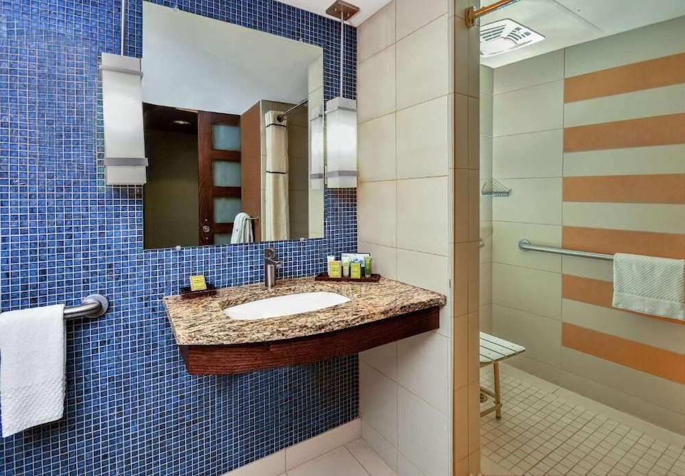 Room, 2 Double Beds, Accessible, City View - Photo 4
