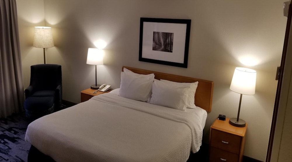 Executive Suite, 1 King Bed with Sofa bed - Photo 4