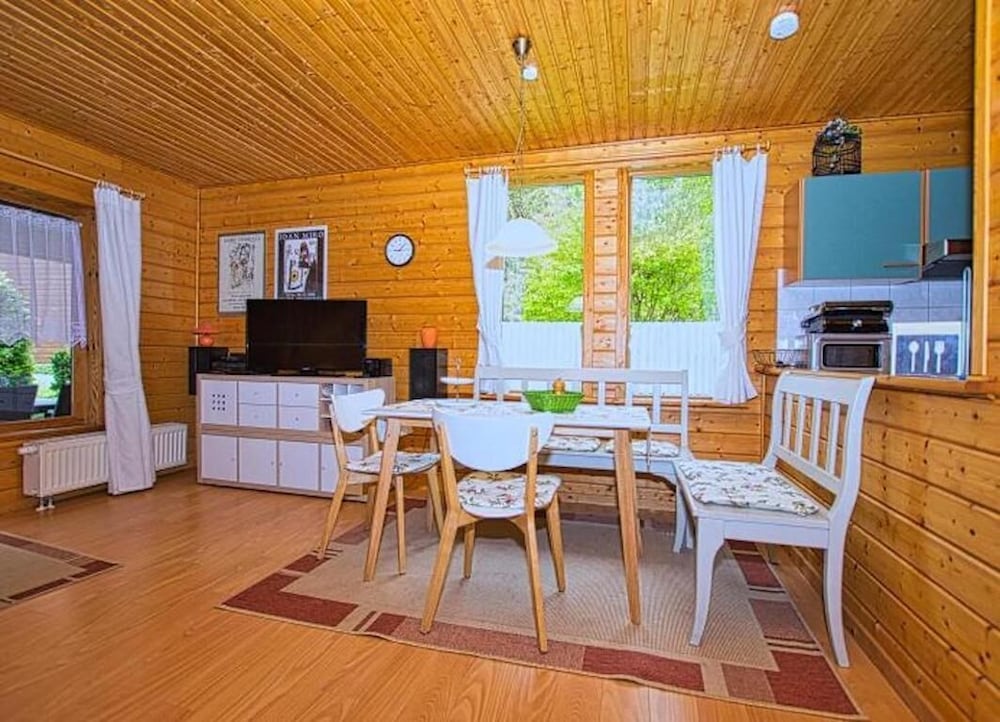 House, 2 Bedrooms, Terrace