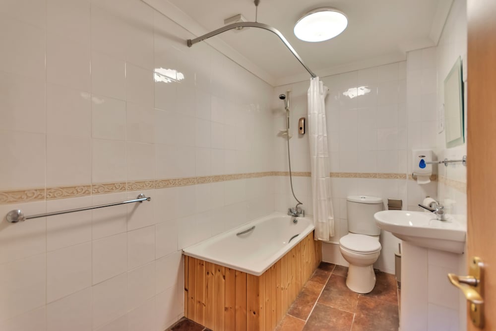 Standard Double Room, 1 King Bed, Pets Not Allowed, Garden View photo 2
