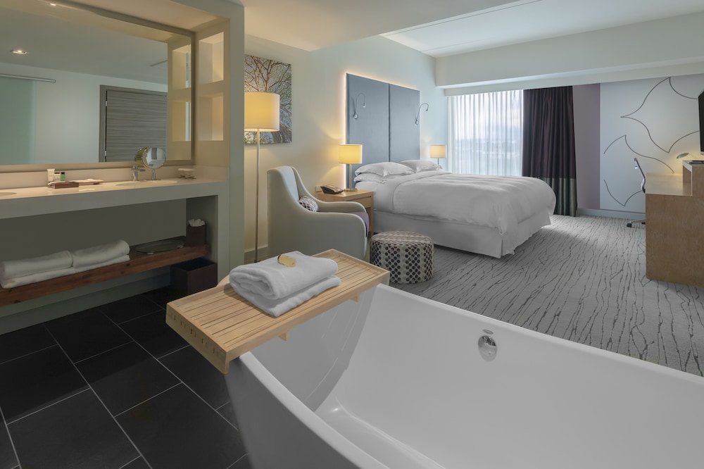 Club Suite, 1 Bedroom, Balcony