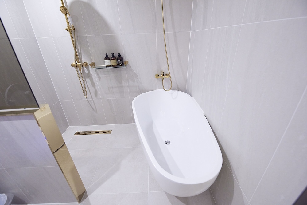 Deluxe Double Room - Photo 9