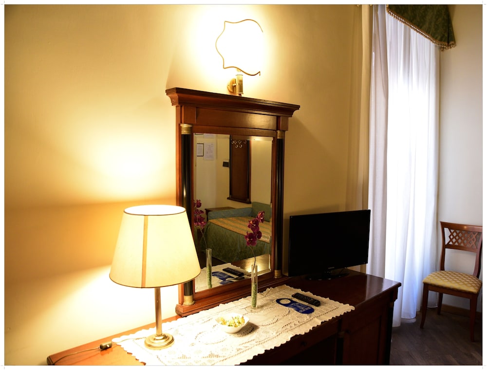 Deluxe Triple Room photo 2