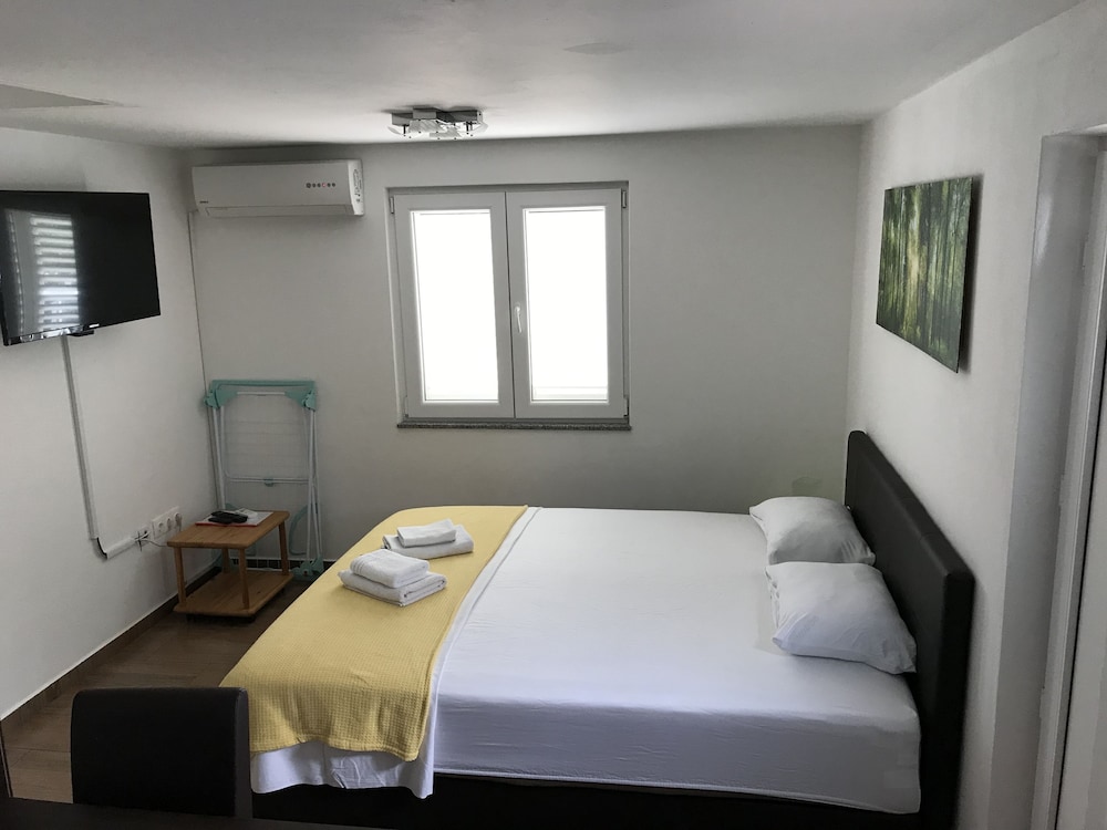 Family Studio, Non Smoking, Courtyard View